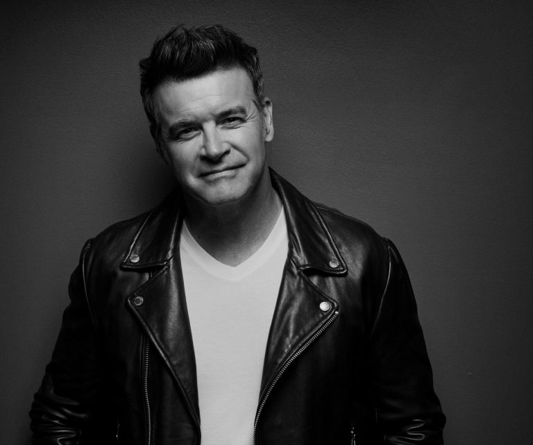 Le chanteur Roch Voisine sera de passage à la salle André-Mathieu le 8 novembre, dans le cadre de la tournée de son spectacle Hélène 35, soulignant le 35e anniversaire de son album Hélène. (Photo gracieuseté - Geneviève Charbonneau)