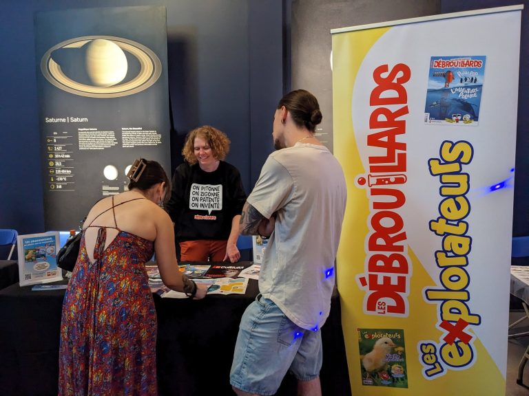 Le 5 octobre dernier, un évènement de lancement de la Semaine de la culture scientifique a également réuni plusieurs organismes venus à la rencontre de la population au Cosmodôme.(Photo gracieuseté Science pour tous)