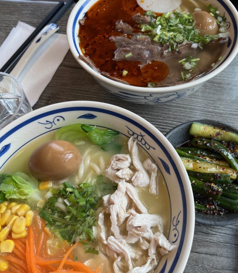 Nouilles KungFu: nouveau restaurant de nouilles Lanzhou au Quartier Laval Le nouveau restaurant Nouilles KungFu situé au Quartier Laval sert des soupes traditionnelles chinoises avec des nouilles du Lanzhou faites à la main. (Photo 2M.Media – Geneviève Quessy)