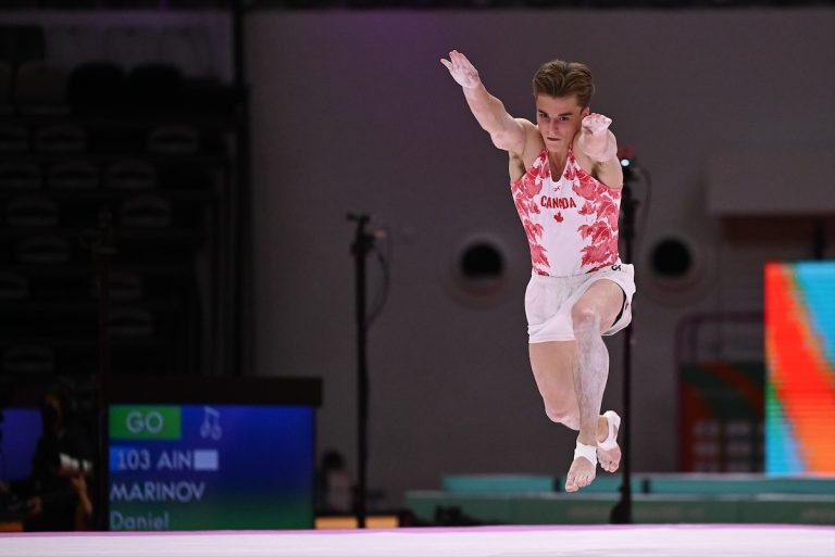 Félix Dolci termine 16e du concours complet aux Mondiaux Le Lavallois Félix Dolci à l'épreuve au sol lors des Championnats du monde de gymnastique artistique à Jakarta, en Indonésie. (Photo gracieuseté - Page Facebook de Gymnastique Canada)