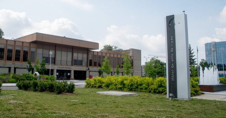 Les 65 membres de la haute fonction publique municipale conviennent de leurs nouvelles conditions salariales et d’emploi avec la Municipalité.