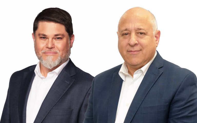 Commissaire à la langue française: virage à 180 degrés d’Action Laval Action Laval est un parti bicéphale dont le chef est Achille Cifelli et le candidat à la mairie est Frédéric Mayer.