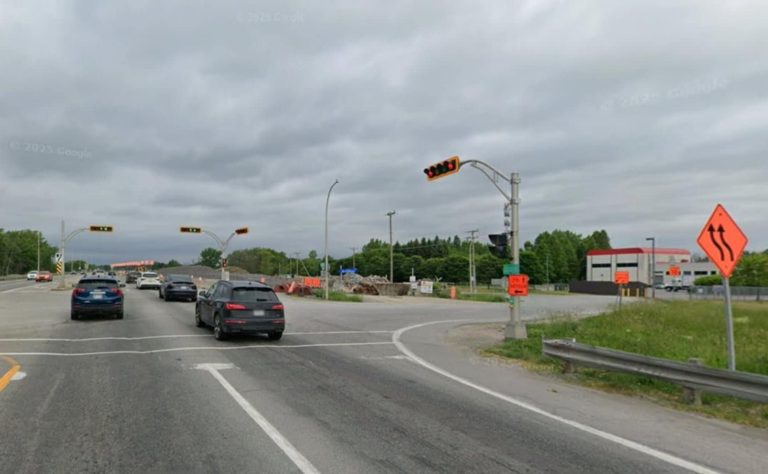 La route 335 à l'intersection du boulevard des Laurentides. (Capture d'écran - Google Maps)