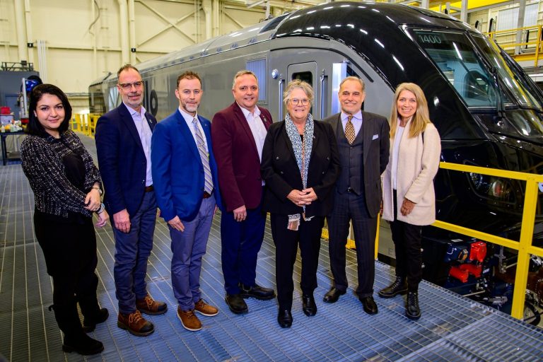 Les nouvelles locomotives d’Exo passeront par Laval L'achat de 10 nouvelles locomatives Charger pour le réseau des trains de banlieue a été rendu possible via le soutien financier du gouvernement du Québec dans le cadre du Programme d'aide gouvernementale au transport collectif des personnes. (Photo gracieuseté - exo)