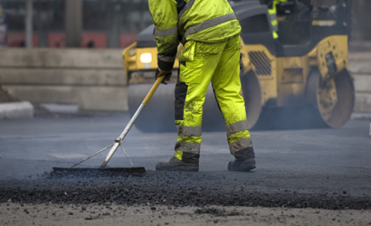 Ce sont des travaux d'asphaltage qui entraîneront la fermeture de la route 335 ce week-end à Laval. (Photo 2M.Media - Archives)