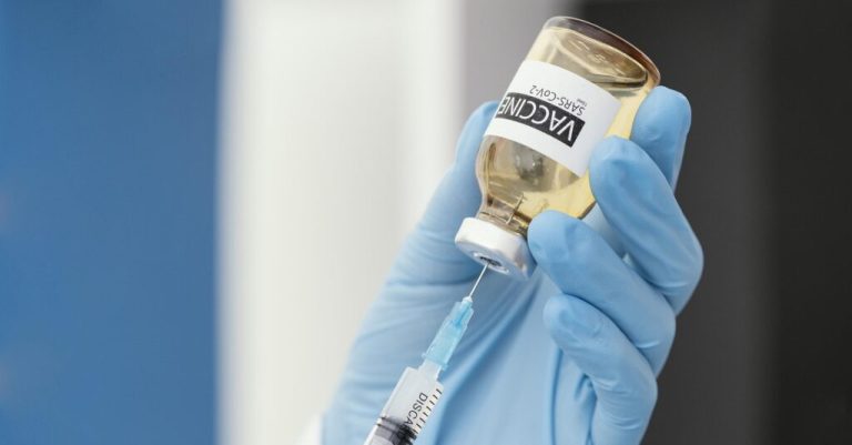 La campagne de vaccination contre la grippe et la COVID-19 vise principalement les personnes faisant partie des groupes vulnérables de la population. (Photo gracieuseté)