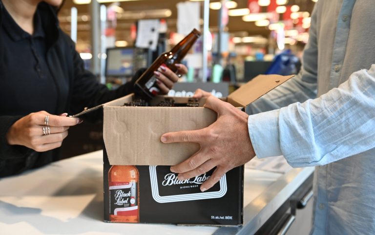 En plus des lieux de retour Consignaction, il est toujours possible de retourner ses contenants auprès de plusieurs détaillants généraux ou alimentaires sur le territoire de Laval. (Photo gracieuseté - Consignaction)