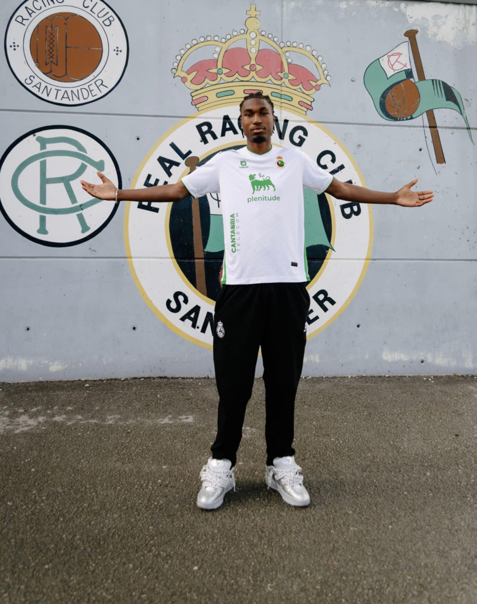 Jaylen-André Vilsaint portant le maillot du Real Racing Club de Santander. (Photo gracieuseté)