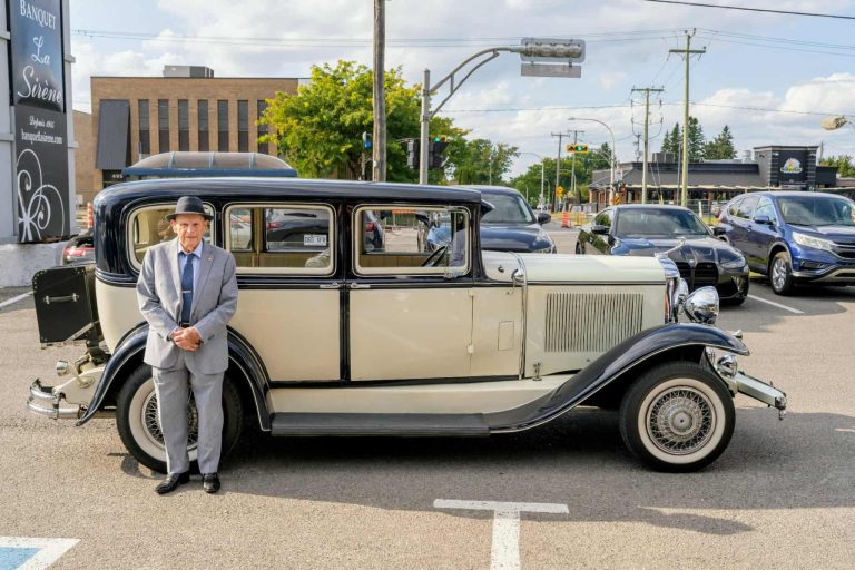 Un Lavallois célèbre un siècle de vie Claude Bourdeau a célébré ses 100 ans en septembre, entouré de ses proches. (Photo gracieuseté - Simon Patrie photo-vidéo)