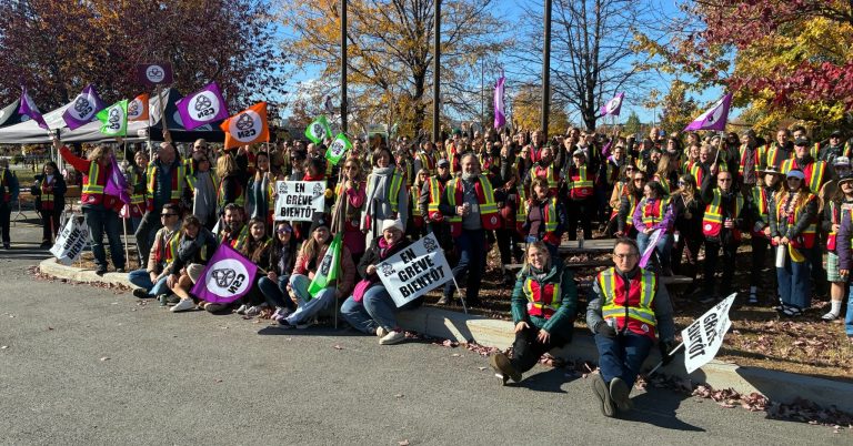 Grève de sept jours pour des employés de la SAQ 500 salarié.e.s de la SAQ sont actuellement en grève. (Photo gracieuseté - CSN)