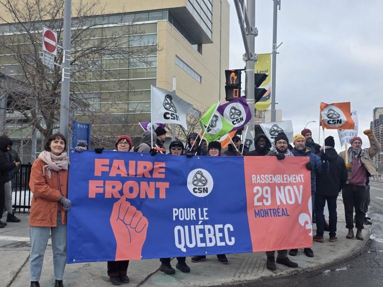 Des syndicats lavallois manifestent contre l’austérité