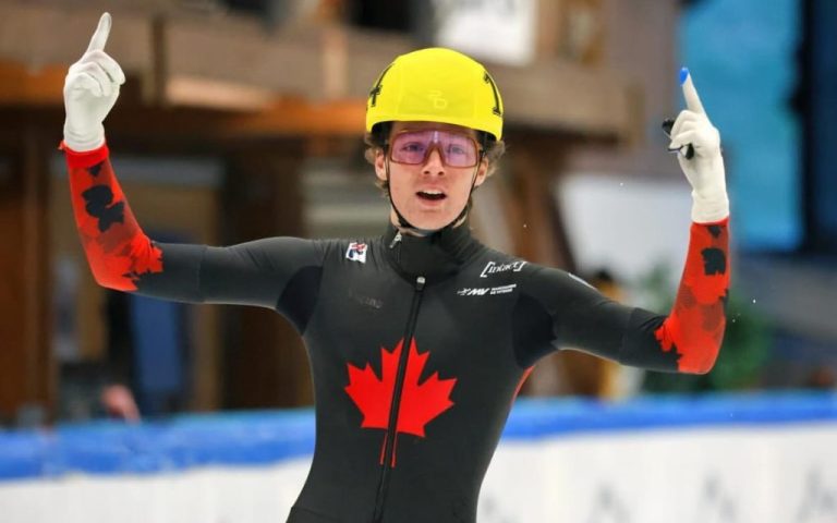 Mathieu Pelletier à la suite de sa performance lui ayant permis d’établir un record mondial junior à Bormio, en Italie. (Photo gracieuseté)