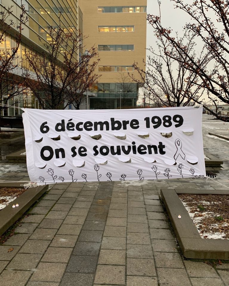 Laval se rappelle la tuerie de Polytechnique La Place Claude-Léveillée. (Photo gracieuseté - Page Facebook TCLCF-Table de concertation de Laval en condition féminine)