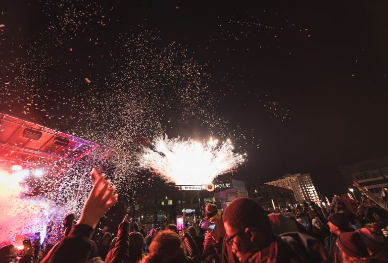 L’an dernier, la Place Centrale de Centropolis a accueilli un spectacle dès 21h30 pour fêter la nouvelle année. (Photo gracieuseté - Mouvimage Romain Beauvois)