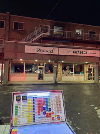 Le second des deux feux survenus en à peine cinq heures d’intervalle, les 28 et 29 novembre, a pris place dans un bâtiment abritant commerces et logements, sur le boulevard des Laurentides, à Vimont. (Photo gracieuseté)