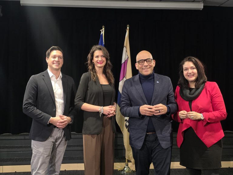 Dans l’ordre habituel: Stéphane Boyer, maire de la Ville de Laval, Geneviève Guilbault, ministre des Affaires municipales, Christopher Skeete, député de Sainte-Rose, et Céline Haytayan, députée de Laval-des-Rapides. (Photo 2M.Média – Corinne Prince)