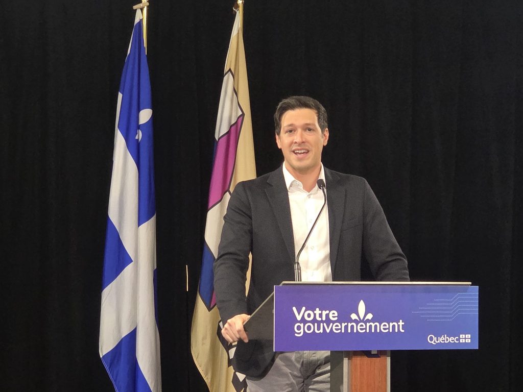 L’un des messages véhiculés par le Mouvement Lavallois, parti du maire Stéphane Boyer, lors de la récente campagne électorale était la nécessité d’investir dans ce qui est essentiel, notamment les infrastructures. (Photo 2M.Média – Corinne Prince)