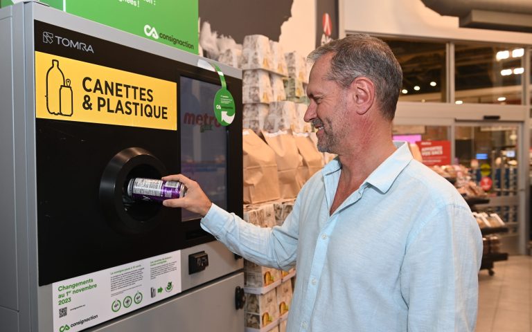 Si tous les Québécois.es rapportaient leurs contenants consignables après usage, 1,5 milliard de bouteilles de plastique seraient recyclées à 100%. (Photo gracieuseté - Consignaction)