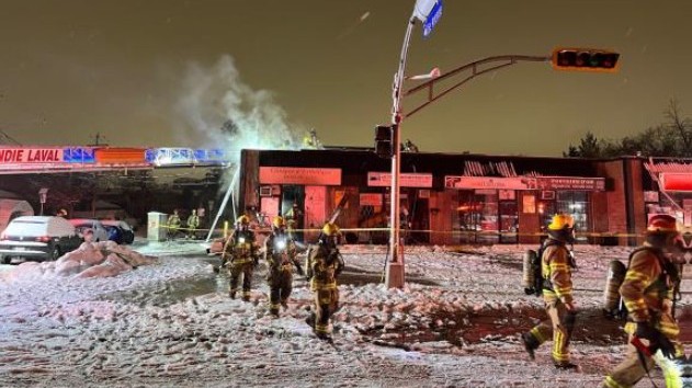 Feu suspect dans une clinique esthétique de Laval La police de Laval a pris charge de l’investigation afin de faire la lumière sur les causes et circonstances de ce feu survenu après une introduction par effraction dans un commerce du boulevard Lévesque Ouest, à Chomedey, au petit matin du mercredi 10 décembre. (Photo gracieuseté)
