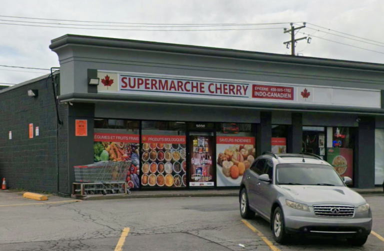 Le Marché Cherry situé au 5000, boulevard Samson, à Chomedey, et visé par un rappel de produit du MAPAQ. (Capture d'écran - Google Maps)