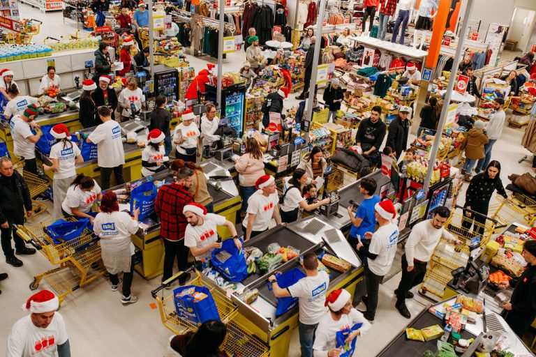 Paniers de Noël personnalisés pour 83 familles et 190 enfants de Laval En plus des Paniers de Noël donnés à leur famille, des enfants de Laval recevront un cadeau tout autant personnalisé. (Photo gracieuseté – Les Paniers de Noël de Suzie)