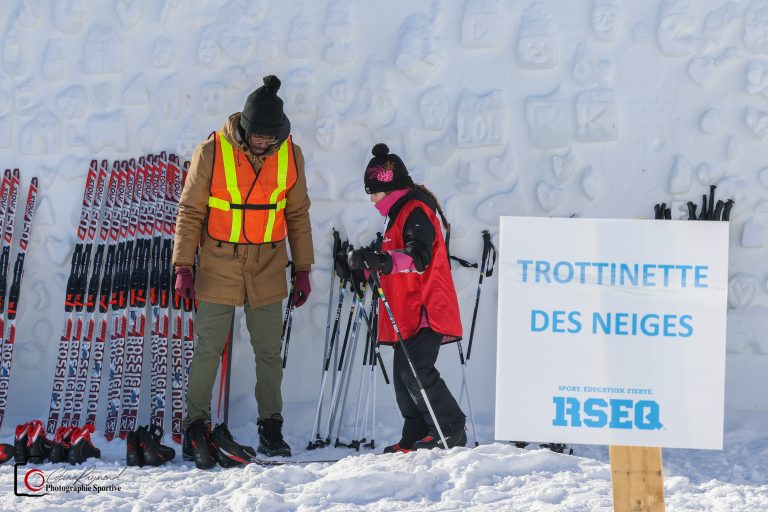 Sports Laval adapte l'offre de service de circonflexe – Prêt-pour-bouger pour la période hivernale afin de permettre aux citoyens de la région d'essayer divers sports d'hiver. (Photo gracieuseté)