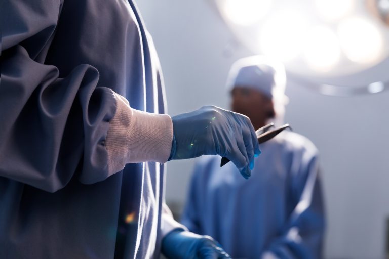 Plus d’encadrement pour les soins médico-esthétiques (image libre de droits)