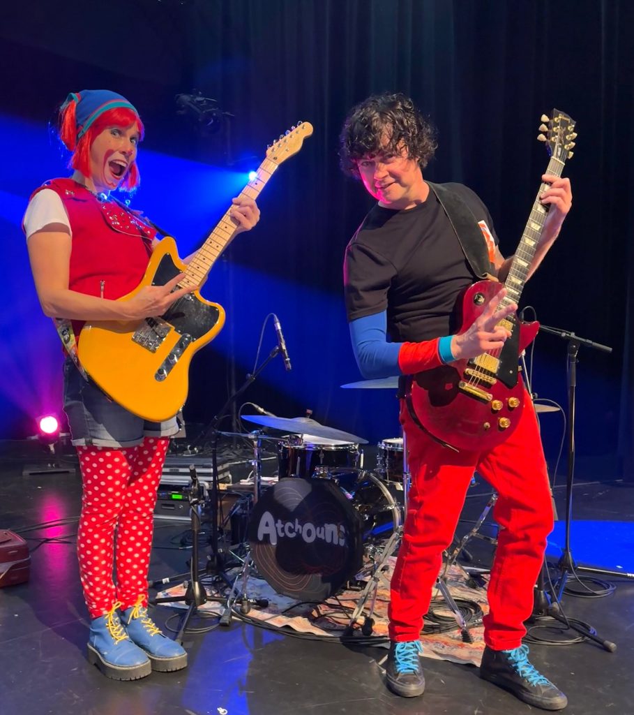 Atchoum et David. (Photo gracieuseté - Page Facebook Atchoum - rock jeunesse)