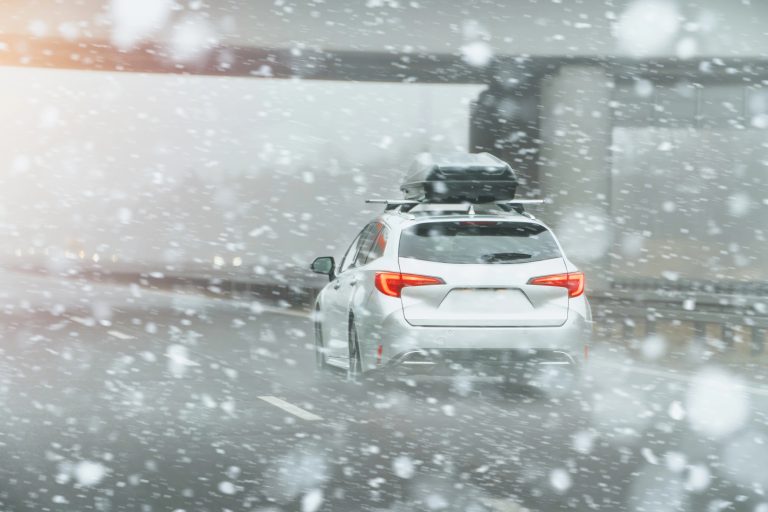 Chaque conducteur intercepté par la SQ dans la nuit du mercredi 21 janvier a reçu un total en amendes salées et s’est fait confisquer son permis de conduire. (Photo gracieuseté – Depositphotos)