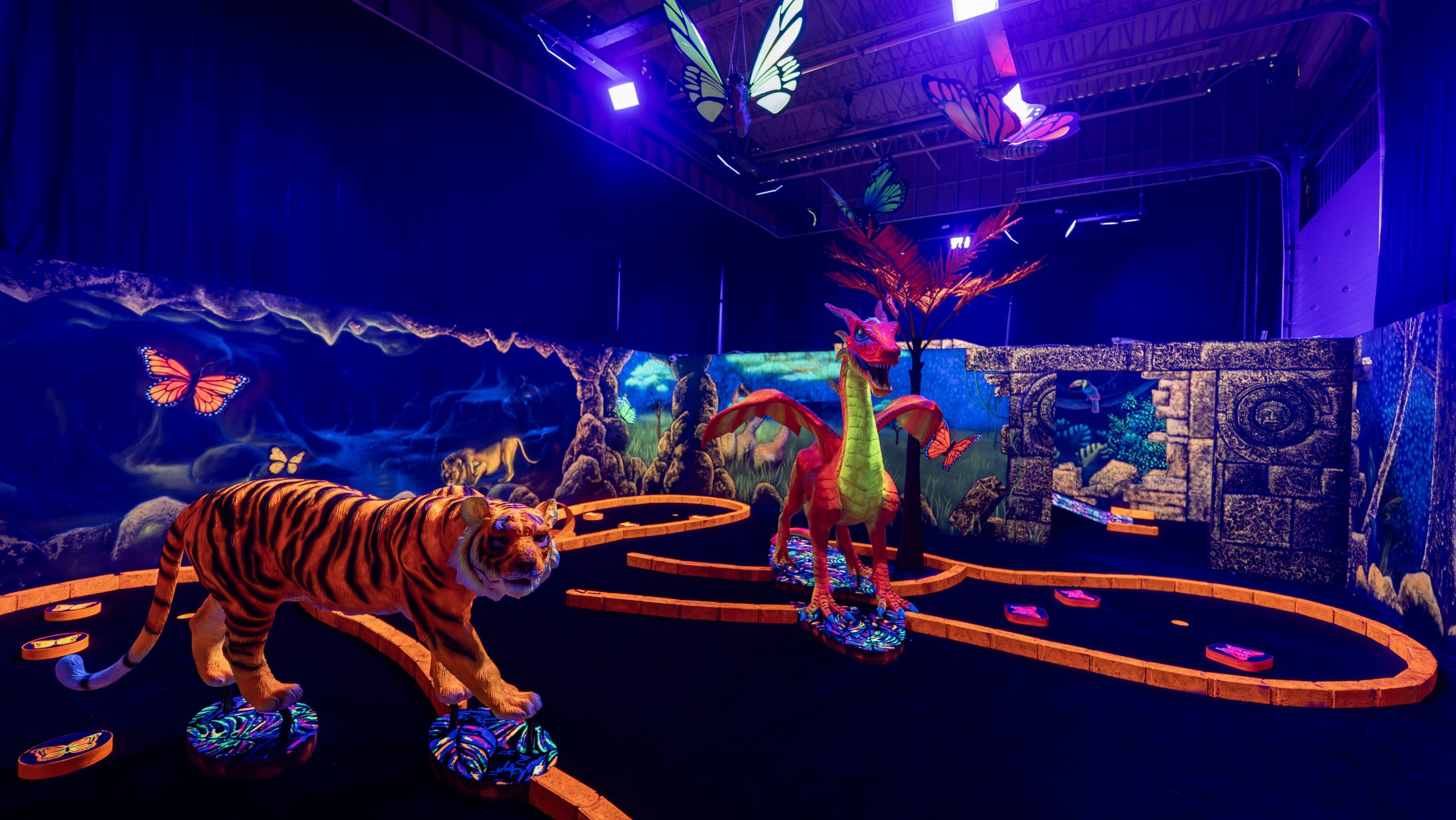 Le mini-golf du centre d'amusement Bfly de Laval. (Photo gracieuseté)