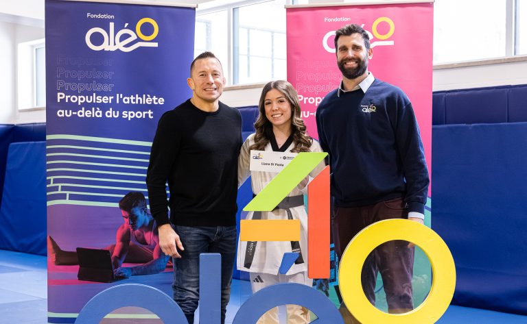 Georges St-Pierre, Liana Di Paola et Frédéric Chagnon, coordonnateur des programmes de bourses à la Fondation Aléo. (Photo gracieuseté)