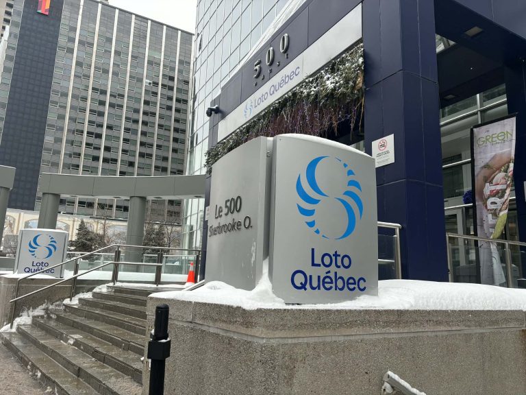 Les bureaux de Loto-Québec situés au 500, rue Sherbrooke Ouest, à Montréal. (Photo 2M.Media - Benoit LeBlanc)