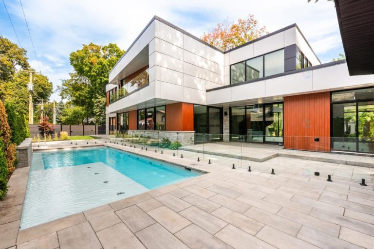 La maison actuellement en vente au prix le plus élevé à Laval se trouve au 65, rue les Érables, à Laval-sur-le-Lac. (Capture d'écran - Centris)