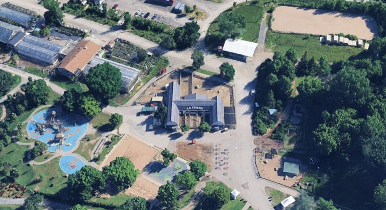 Construit au début des années 1970, le bâtiment de la fermette au Centre de la nature est à la fin de sa vie utile et sa reconstruction en conformité avec les normes actuelles nécessiterait un investissement de l’ordre de 15 M$, d’où la «décision difficile» de tirer un trait sur cette installation, a indiqué l’administration du maire Stéphane Boyer.