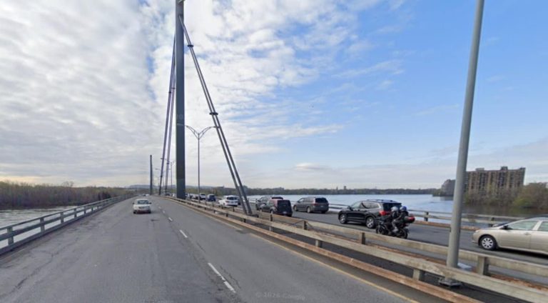 Le pont Papineau-Leblanc qui relie Laval et Montréal. (Capture d'écran - Google Maps)