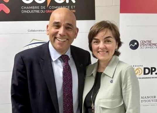 Le député de Sainte-Rose et ministre responsable de la région de Laval, Christopher Skette, en présence de sa collègue Christine Fréchette, candidate à la succession de François Legault.