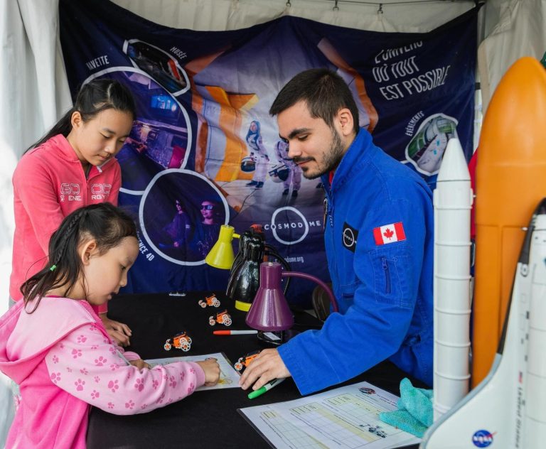Le Salon Découverte aéro est soutenu par le programme NovaScience du gouvernement du Québec ainsi que par la firme Aéro Montréal. (Photo gracieuseté – Page Facebook Cosmodôme)