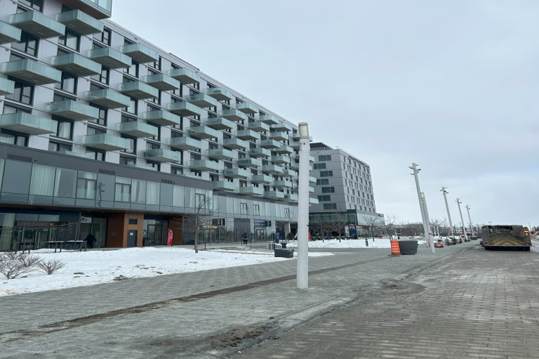 L'Espace Montmorency situé au centre-ville de Laval, à proximité de la Place Bell et de la station de métro Montmorency. (Photo gracieuseté)