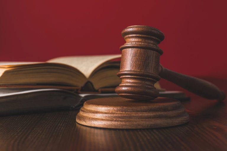 L'enquête de l'ARC a permis de démontrer que l'administrateur et actionnaire, de concert avec les deux autres fautifs, a fabriqué de faux documents et remis ceux-ci lors d'une vérification fiscale afin de justifier les dépenses réclamées. (Photo gracieuseté)