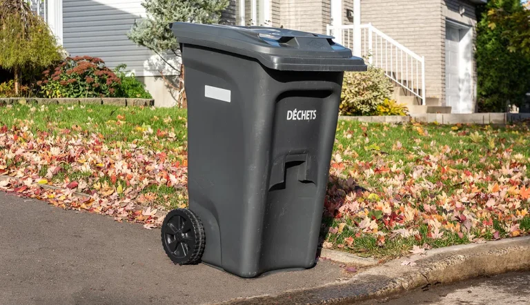 Dans moins de cinq semaines, la collecte des bacs noirs s’effectuera aux 15 jours à Laval.