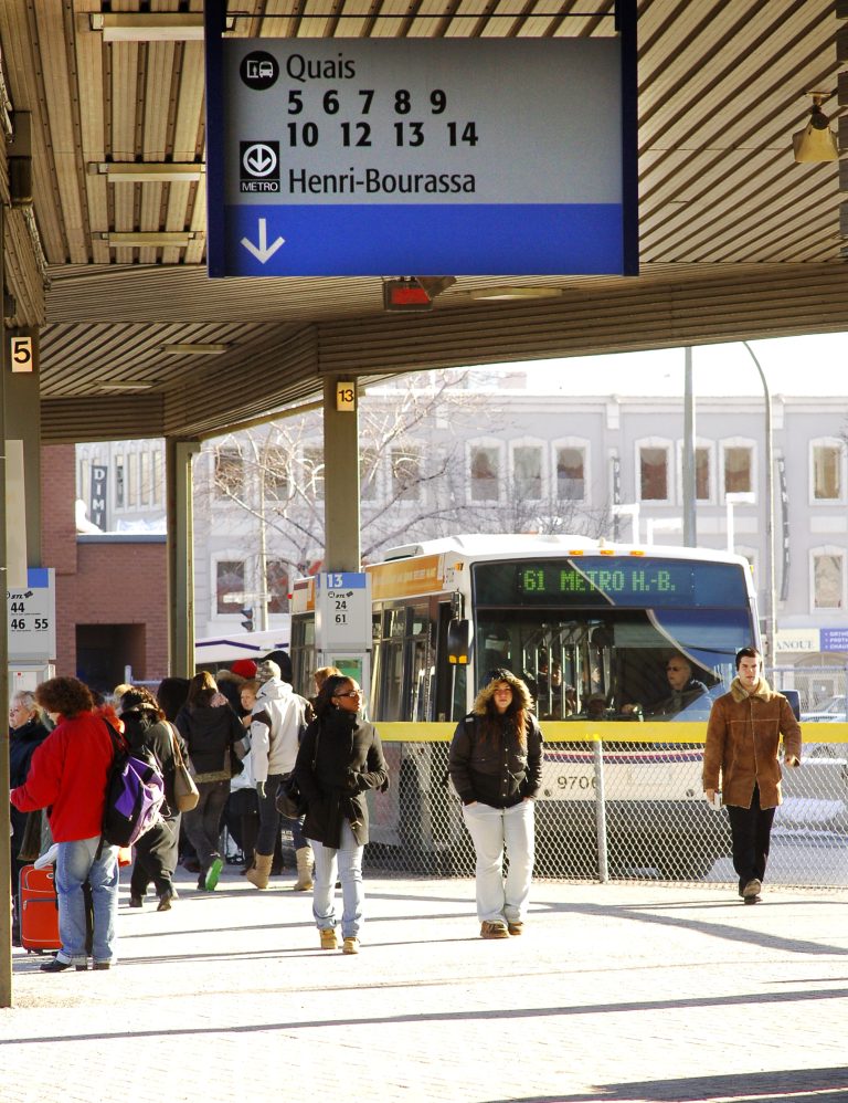 Par la voix du conseiller David De Cotis, Action Laval réclame une enquête sur la situation à la STL en raison des bris de service annoncés ces prochaines semaines. (Photo 2M.Media - Archives)