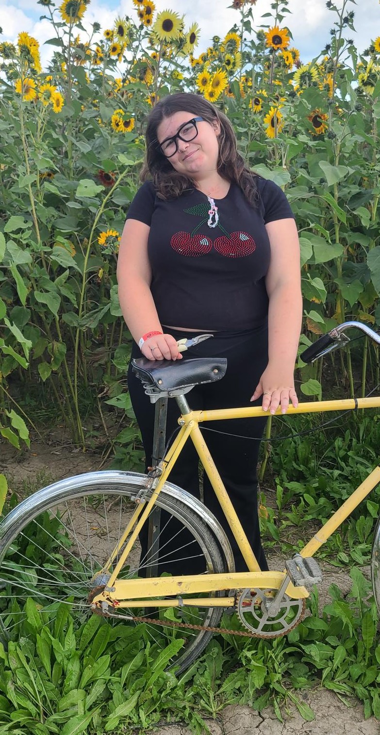 Autre photo de Gabrielle Poulin, une jeune femme de 17 ans dont les proches craignent pour sa santé et sa sécurité. (Photo gracieuseté – Sûreté du Québec)