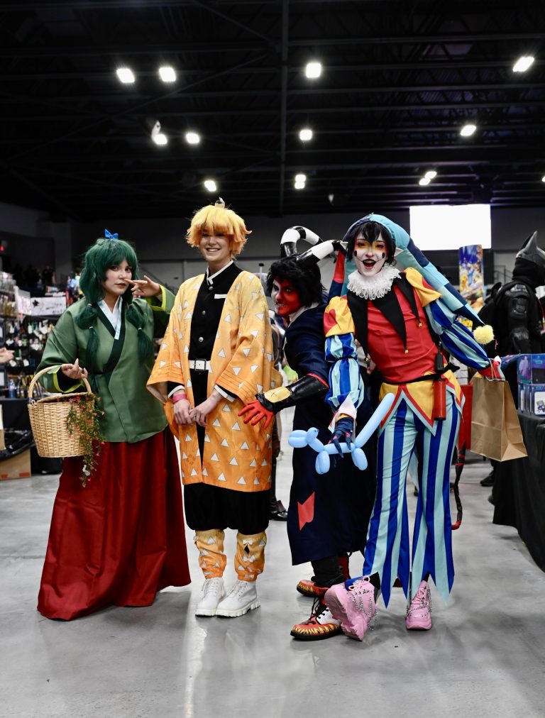 Un groupe de cosplayeurs amateurs lors du Comiccon de Laval, en 2025. (Photo gracieuseté – Page Facebook Comiccon de Laval)