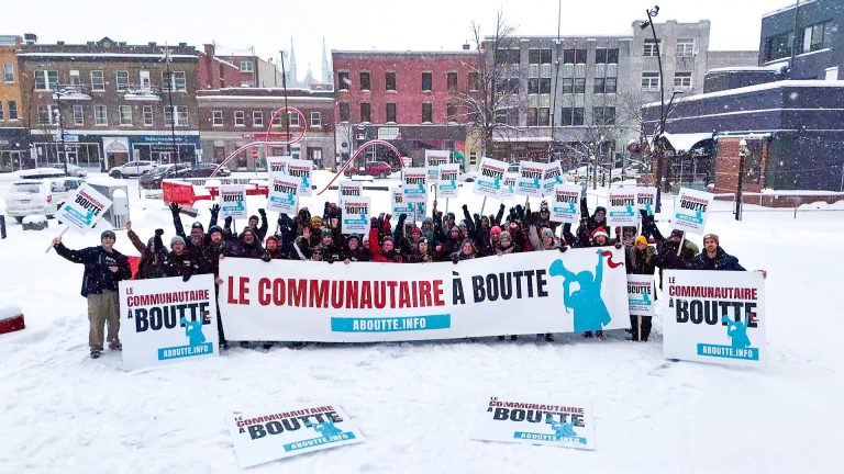 Plus de 10 organismes communautaires en grève à Laval Plus de 1620 mandats de grève d’organismes communautaires avaient été émis dans le cadre du mouvement Le communautaire à boutte en date du dimanche 22 mars. (Photo gracieuseté – Page Facebook Le communautaire à boutte)