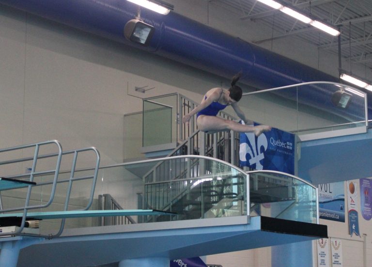 La plongeuse Laurence Labadie qui a remporté la médaille d'or au 3 m pour la délégation lavalloise. (Photo gracieuseté)