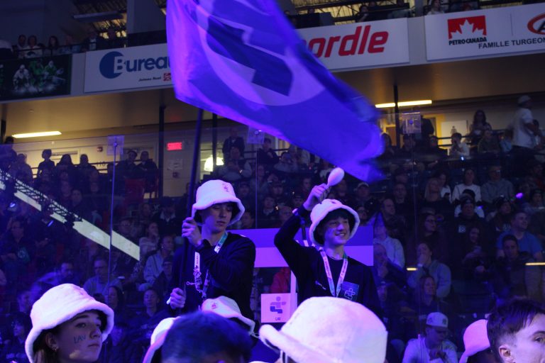 Photo prise à l'occasion de la cérémonie d'ouverture de la 60e Finale des Jeux du Québec – Blainville 2026 qui se déroulait au Centre excellence Sports Rousseau. (Photo gracieuseté)