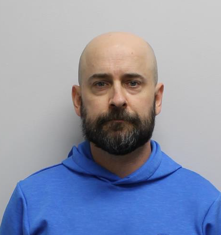 Un homme de 41 ans Mathieu Brochu a été arrêté par la Sûreté du Québec, accusé d’agressions sexuelles et d’avoir enregistré ces actes à l’insu de ses victimes. (Photo gracieuseté - Sûreté du Québec)