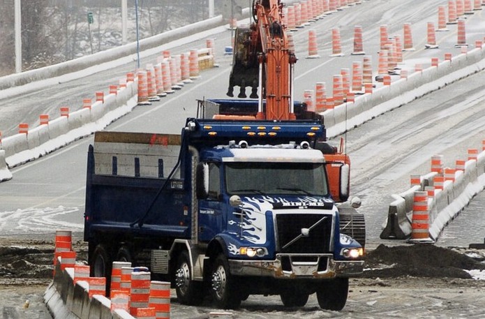 Dès le vendredi 20 mars, et ce, pour les prochains mois, plusieurs fermetures du pont Papineau-Leblanc (A-19) sont à prévoir entre Laval et Montréal. (Photo 2M.Media - Archives)