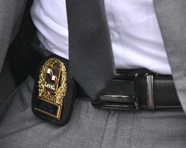 La police de Laval frappe la cellule criminelle des Grecs de Chomedey La police de Laval met de la pression sur l’un des groupes criminalisés les plus actifs sur son territoire, soit une cellule appelée les Grecs de Chomedey. (Photo gracieuseté - SPL)