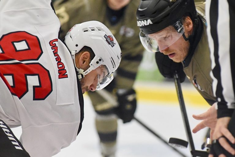 Les Pétroliers et le Bataillon ont dominé la LNAH tout au long de la saison régulière et leurs succès se sont poursuivis en séries éliminatoires. (Photo gracieuseté - BIG BEN FOTO)